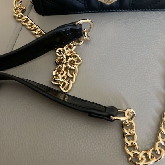 Mia K. Collection black‎ quilted crossbody bag - Picture 5 of 16